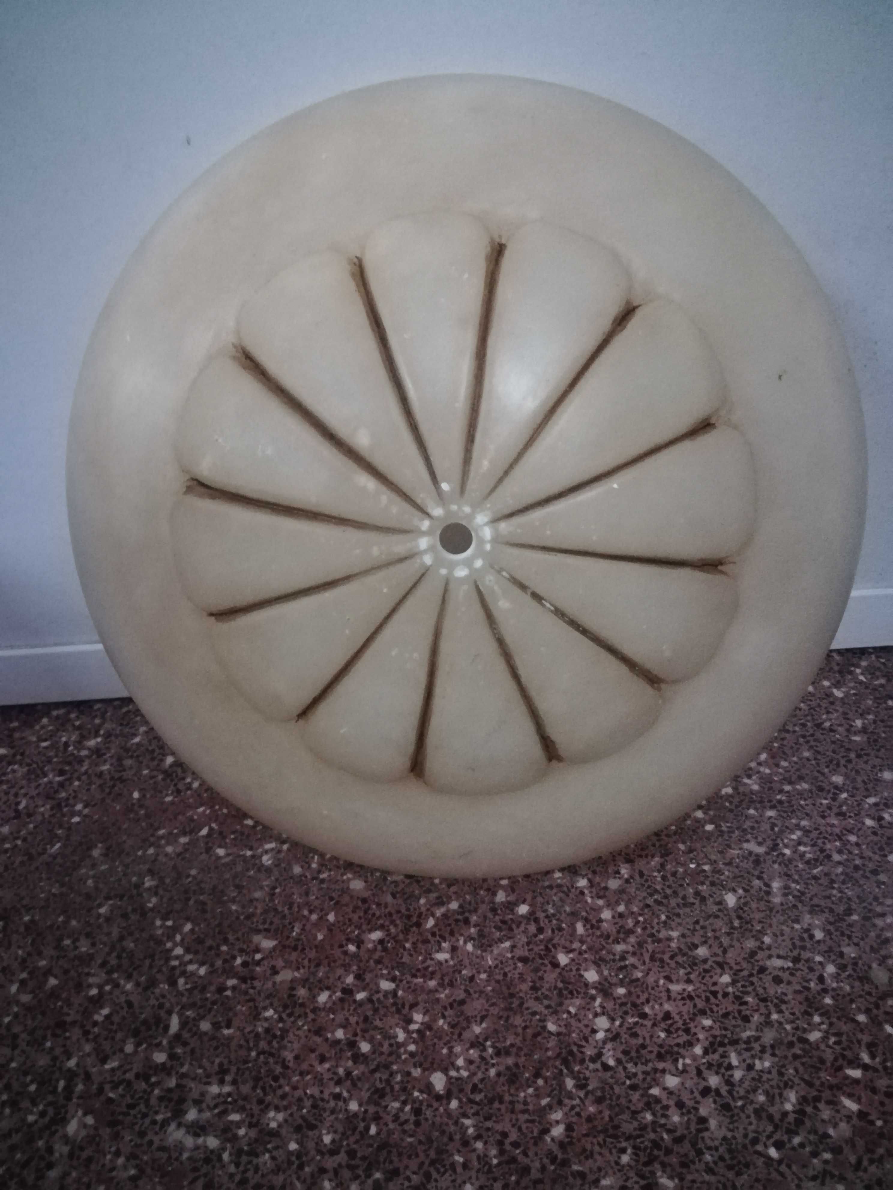 Candeeiro de teto em pedra