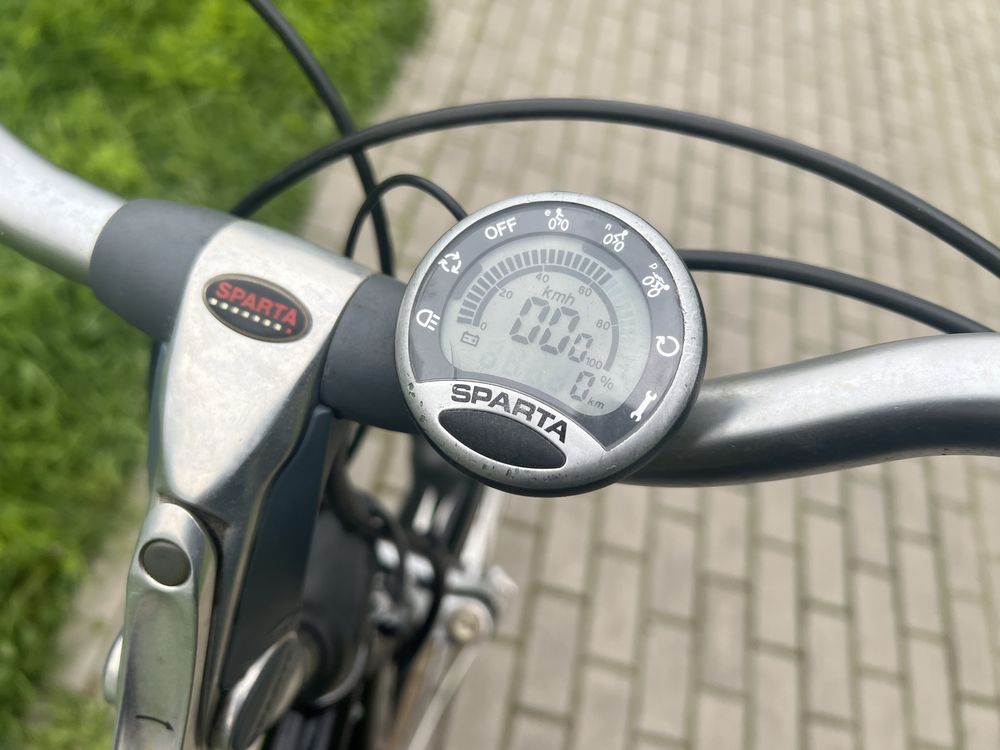 Męski rower elektryczny SPARTA ION z baterią w ramie /A