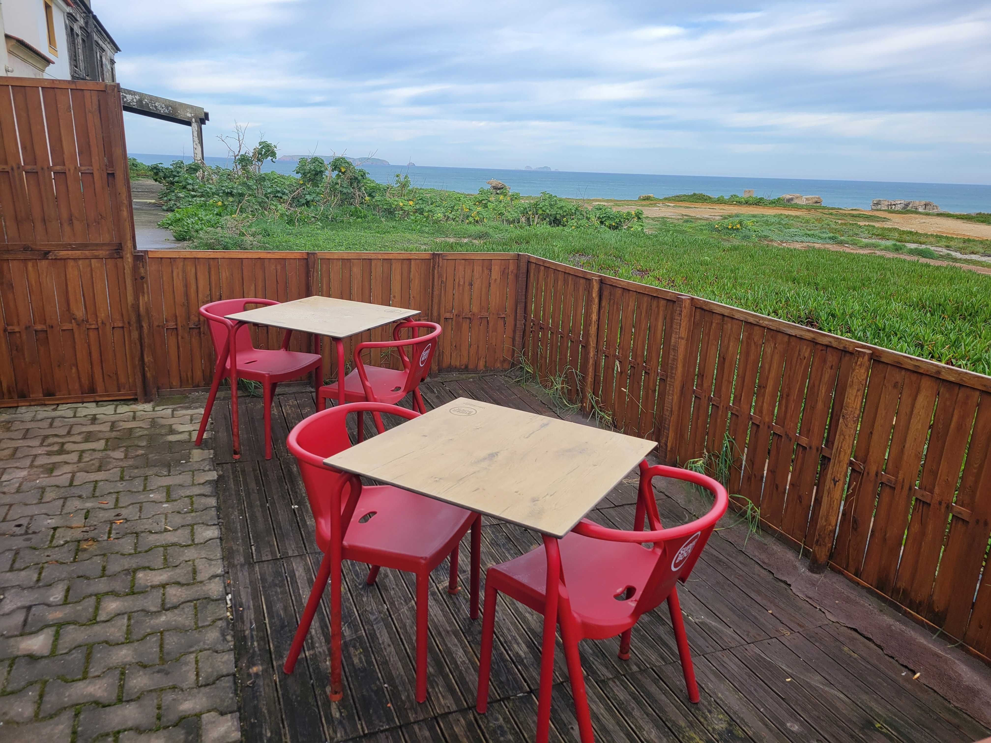 TRESPASSE / Cafe . Snack  Bar . Restaurante,   Com Vista Sobre Mar