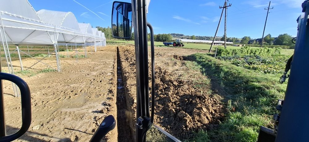 Roboty ziemne Wykopy Niwelacja Utwardzenie terenu koparka minikoparka