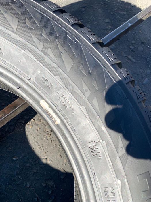 Шини нові 215/65 R17 пара Nokian зима, 2023року