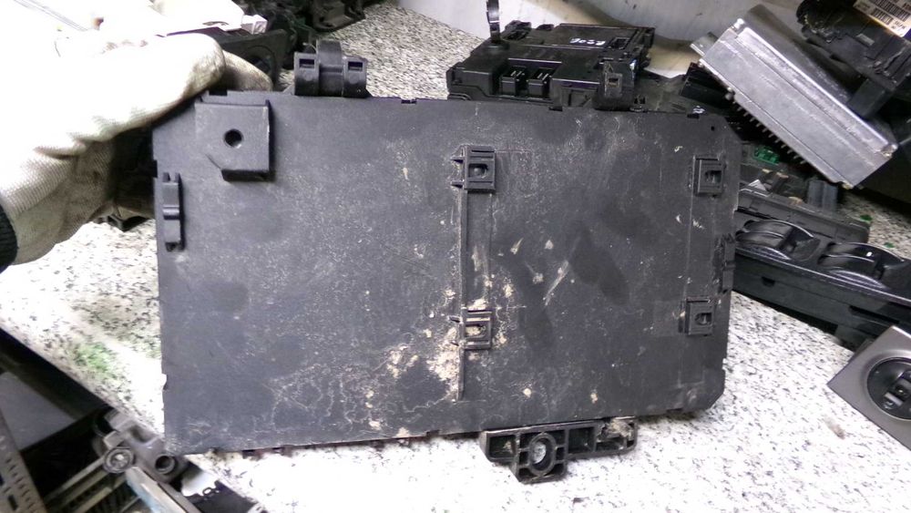 Wrz55 Skrzynka bezpiecznikowa moduł BSI opel zafira B wysyłka