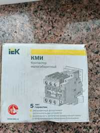 Контактор IEK  КМИ -35012 230V