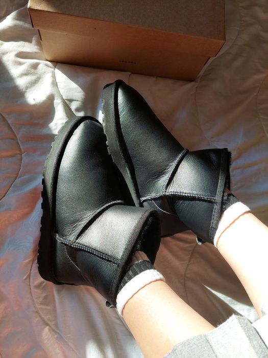 Угі Чоловічі UGG Classic Mini Black Leather (Шкіра)