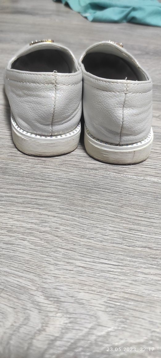 Туфлі білі розмір 31