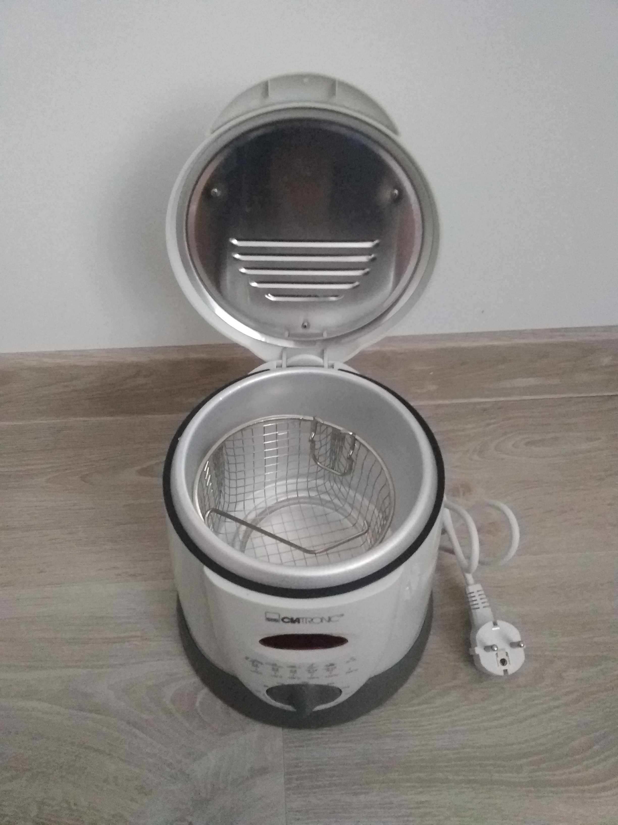Фритюрниця - Фондю FFR 2916 CLATRONIC оригінал . нова .
