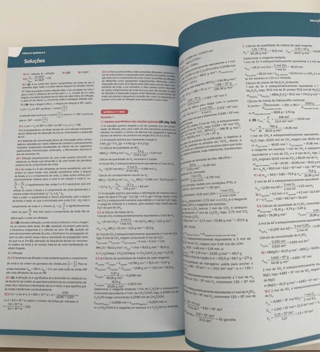 Livro preparação exame 11º Exame Física e Química