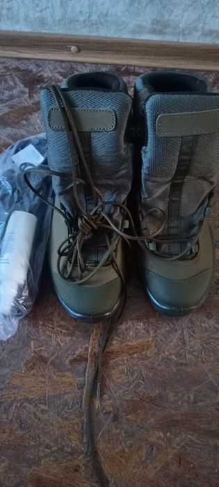 Продамі берци демісезонні.