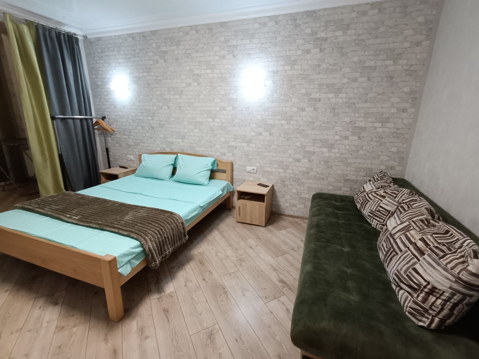 ЖК Яровиця/паркінг/ПОГОДИННО від 500  від 2 діб - знижки