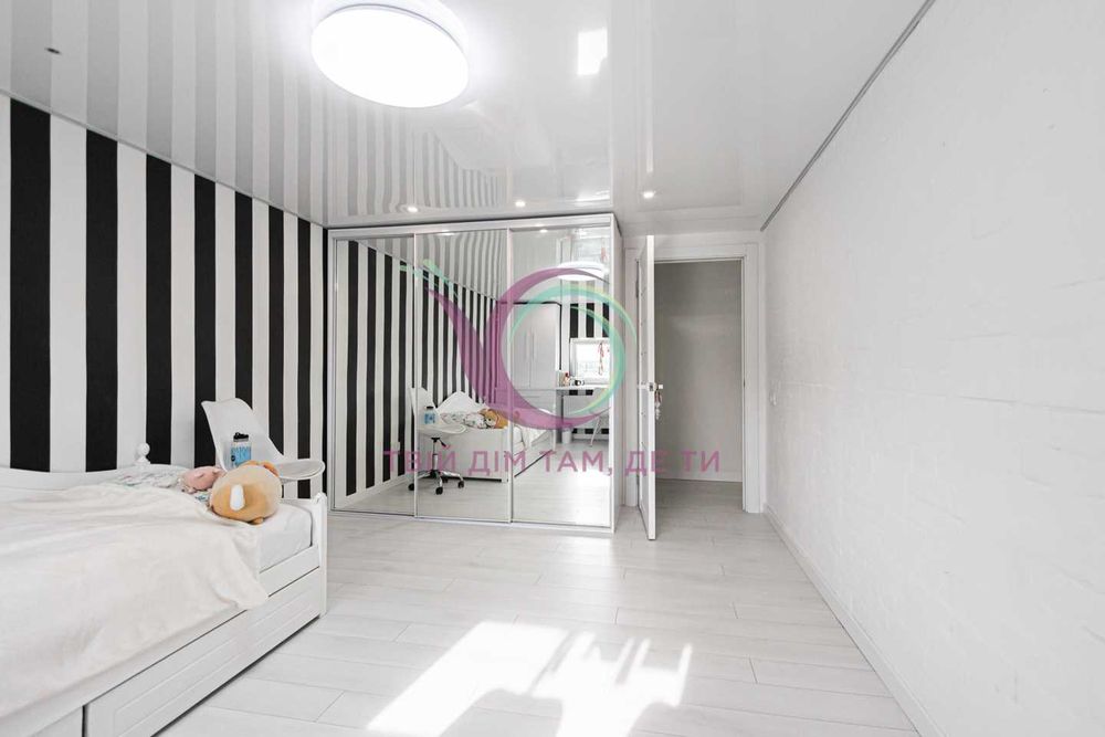 Продається 4-кімнатна квартира з ремонтом, Шевченківський район.