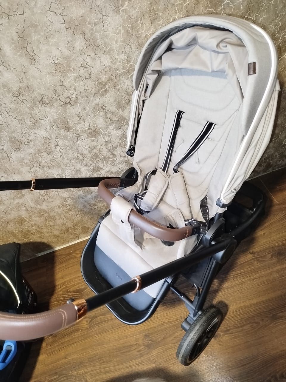 Дитяча коляска carrello epica три в одному