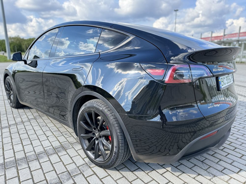 Tesla model Y Performanse 2020