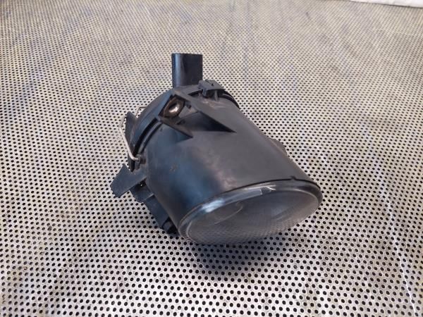 Farol nevoeiro frente esquerdo VOLKSWAGEN Polo (9N)