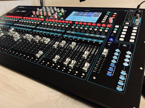 Мікшерний пульт Allen&Heath qu 32