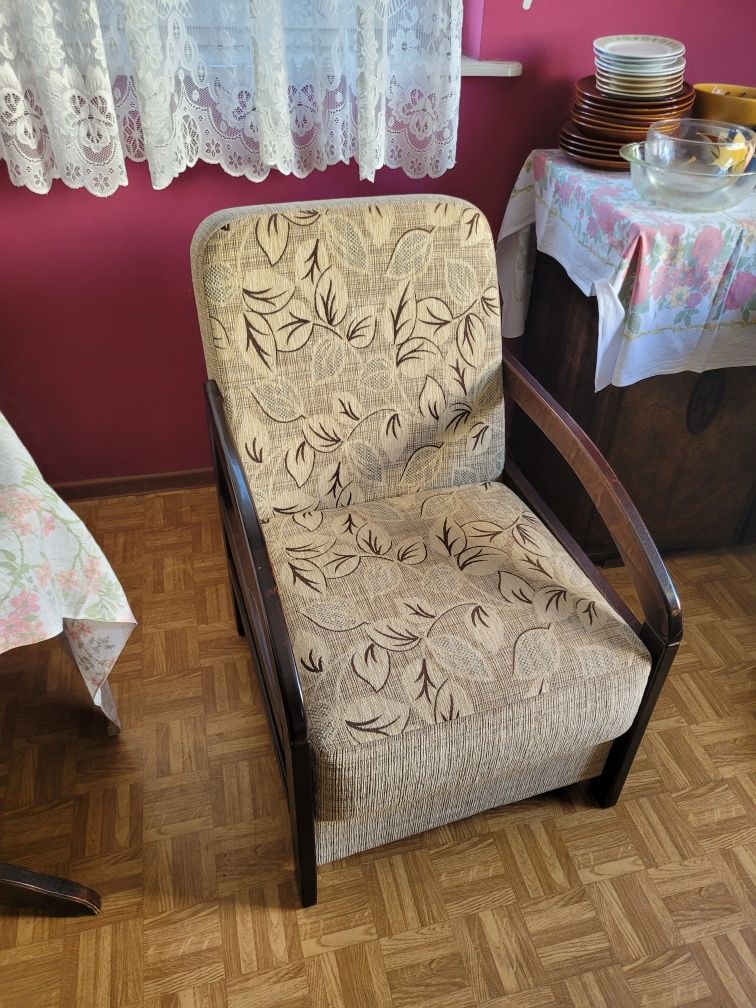 Łóżko rozkładane i dwa fotele
