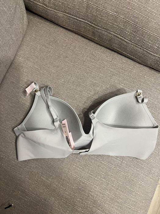 Victoria Secret бюстгалтер пуш ап сірий новий  з біркою 36B