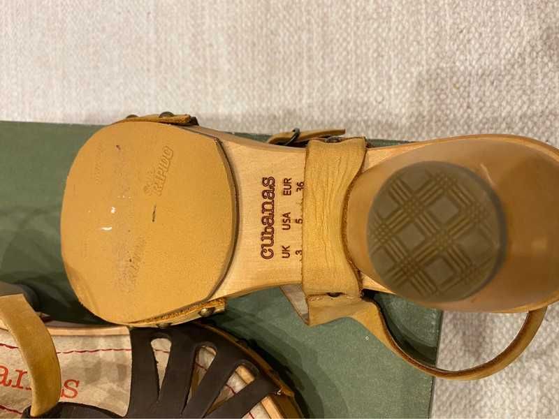Sandálias cubanas