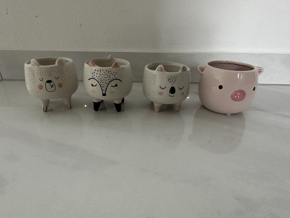 4 oslonki,  doniczki  na kwiaty zwierzatka