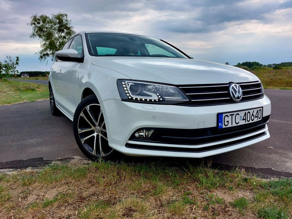 Volkswagen Jetta - Biała Perła 2.0 TDI DSG, LED, NAVI