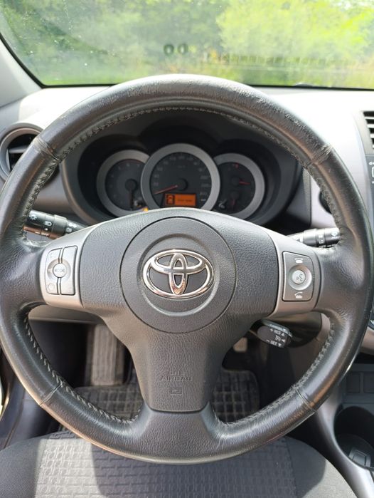 Toyotą Rav 4 2.2 D-CAT