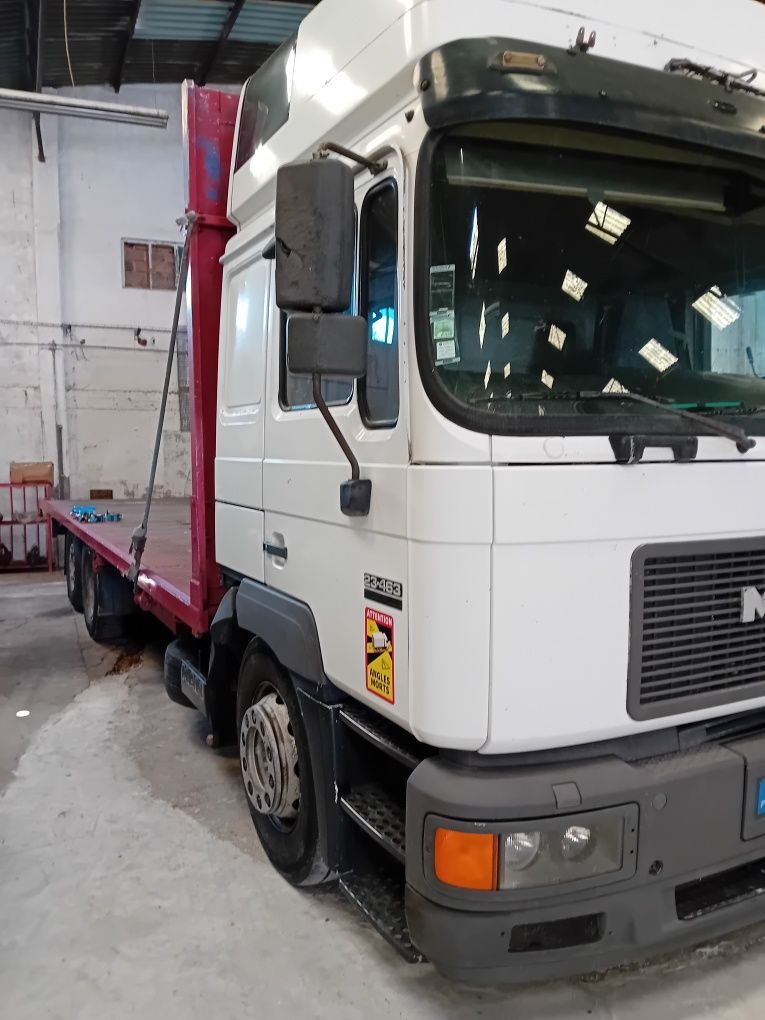 MAN F200 COM ESTRADO DE 8.50
