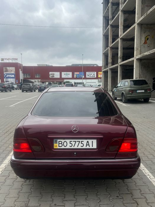 Mercedes-Benz E-class W210