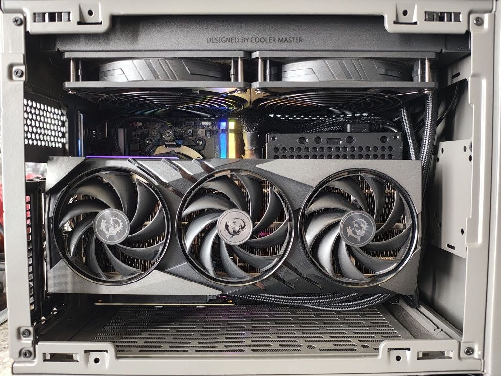 Пк для ігор та роботи формату mini itx,5700x 4060ti 16gb