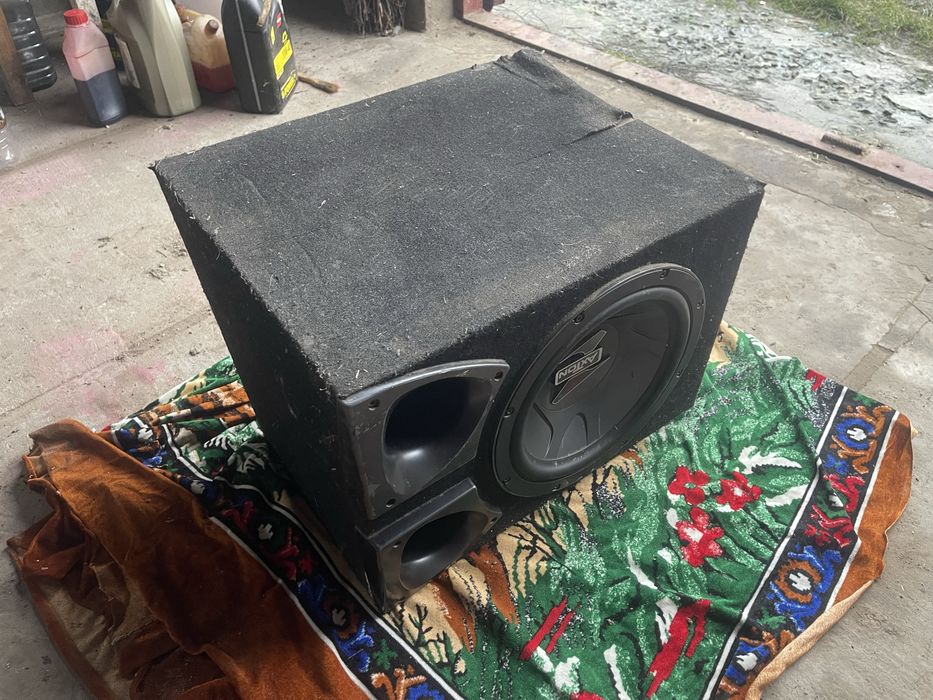 Продам сабвуфер з усилителем