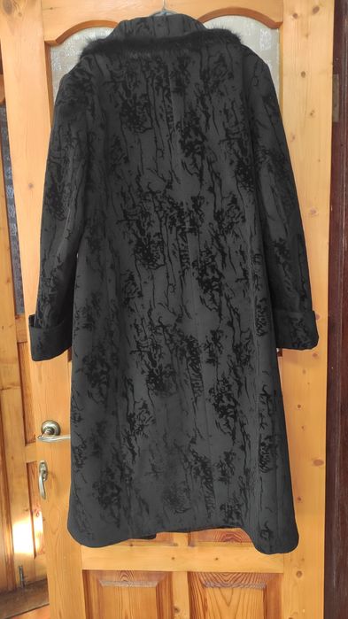 Жіноче шерстяне пальто 60р.