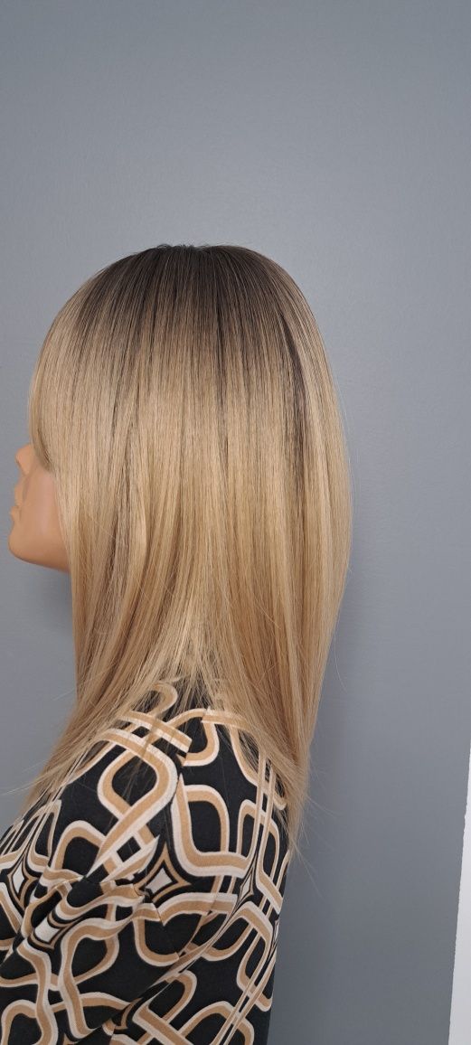 Peruka blond bob
