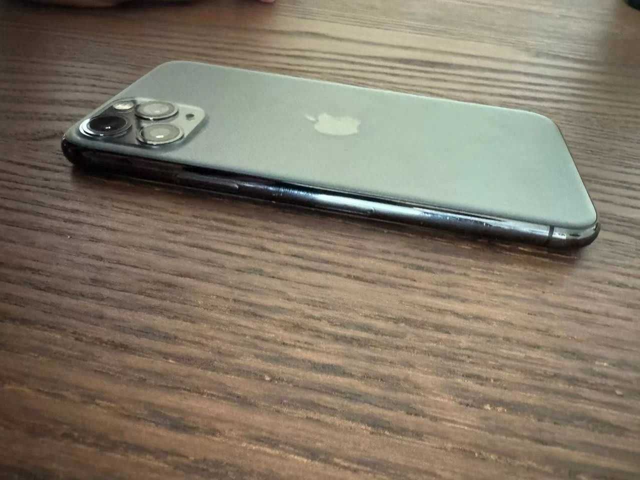 iPhone 11 Pro 94% батарея. Гарний стан