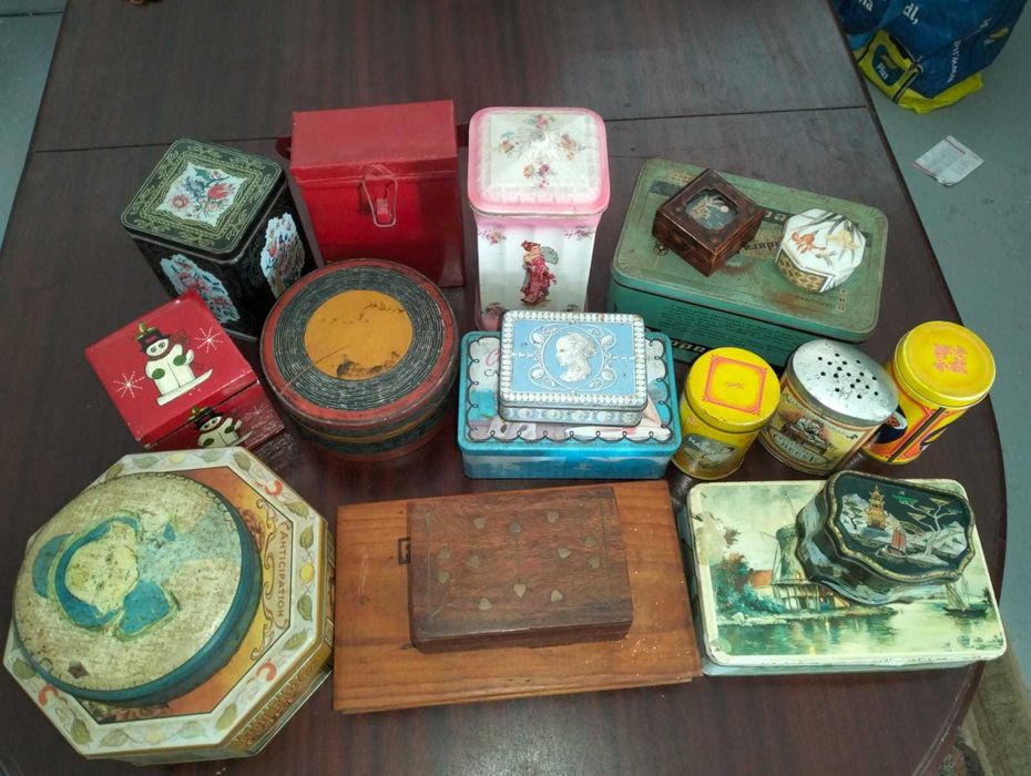 Lote de 19 caixas de todas as tipologias, para colecionadores