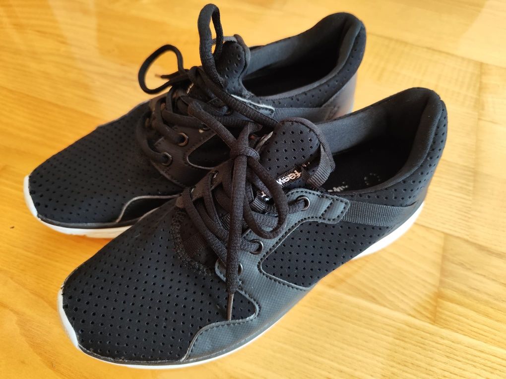 Adidasy czarne siatka feeway