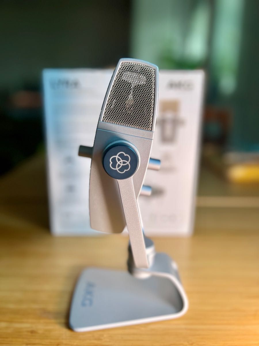 Mikrofon AKG Lyra USB – Idealny do nagrań i podcastów, jak nowy!