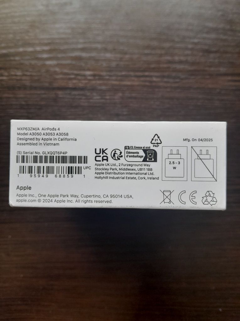 Навушники TWS Apple AirPods 4