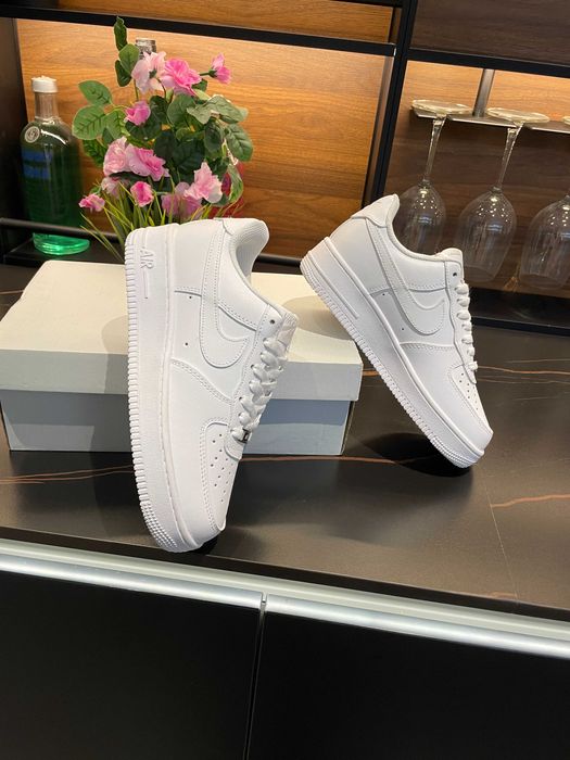 White\Powietrze*DamskieNikeAIrJordan1Travis UnisexTrampki3Pary
