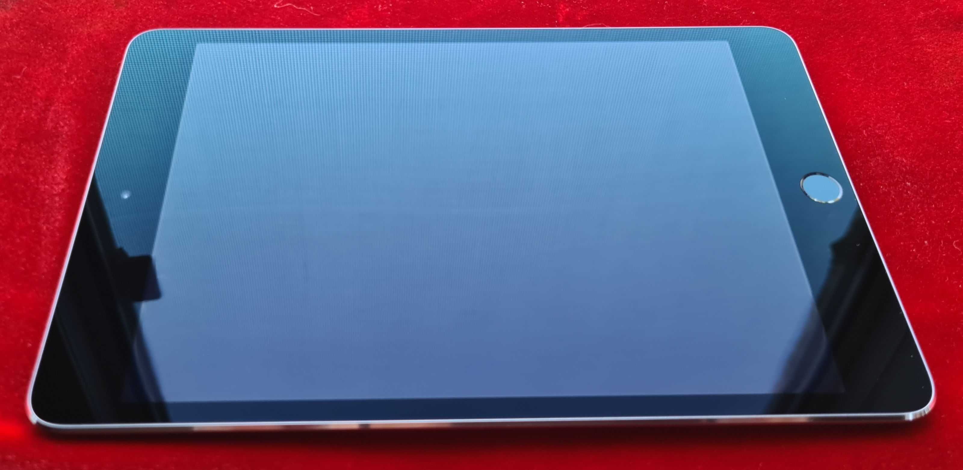 Продам iPadMini4 WiFi 128Gb модель A1538 Space Gray