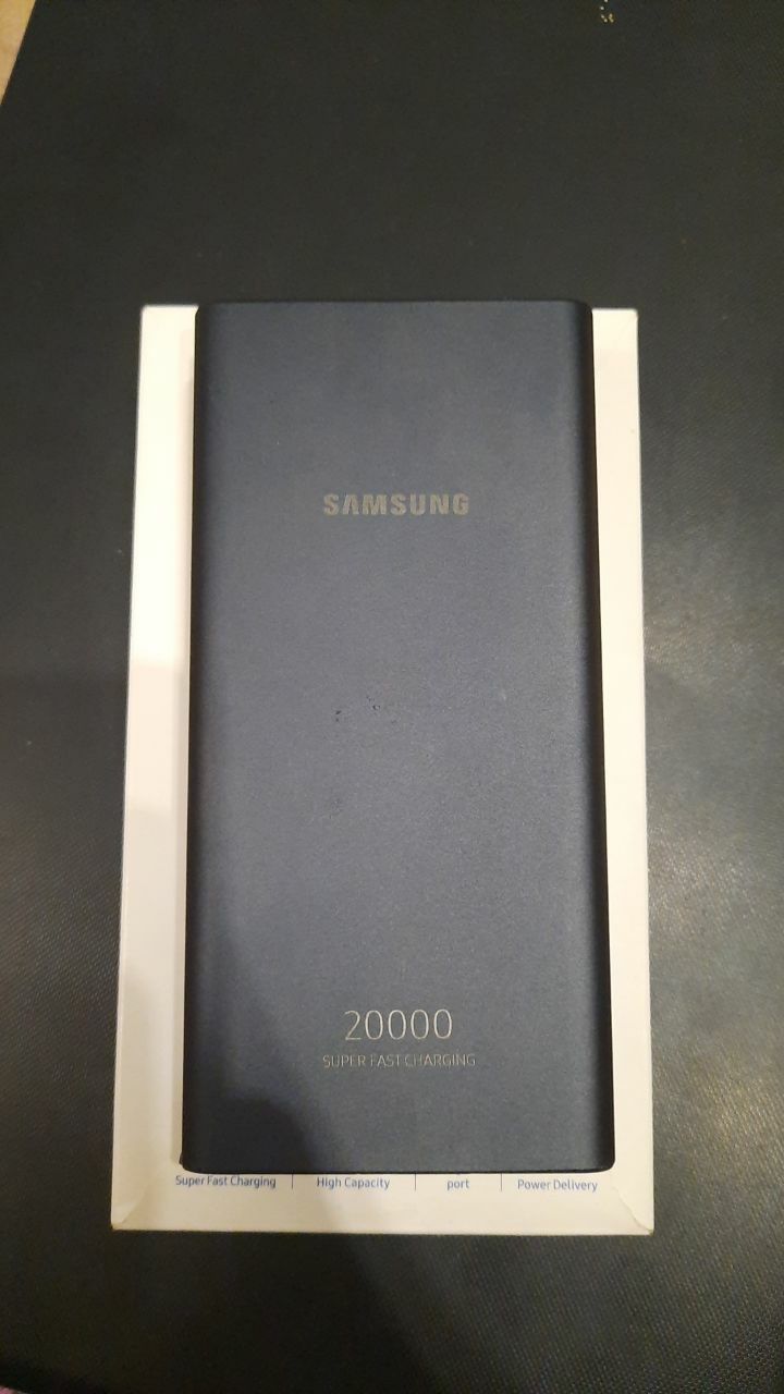 Непрацюючий PowerBank samsung