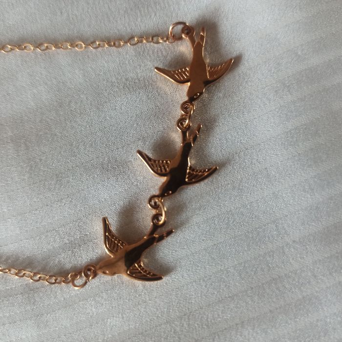 Naszyjnik "Jaskółki" w złotym kolorze