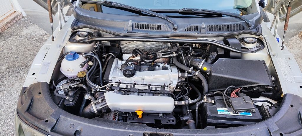 Audi TT 1,8T 180cv 2002 Nacional  (rev & rep 20vt garagem)