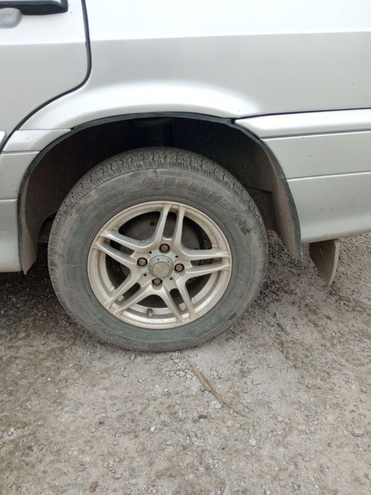 Продаю диски , резина на докатку