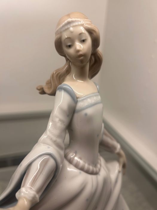 Lladró - Vintage Cinderella - 4828