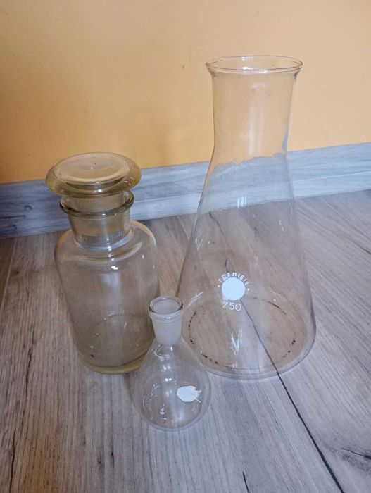 Zestaw menzurek probówek do nauki chemii z lat 60- tych 70- tych