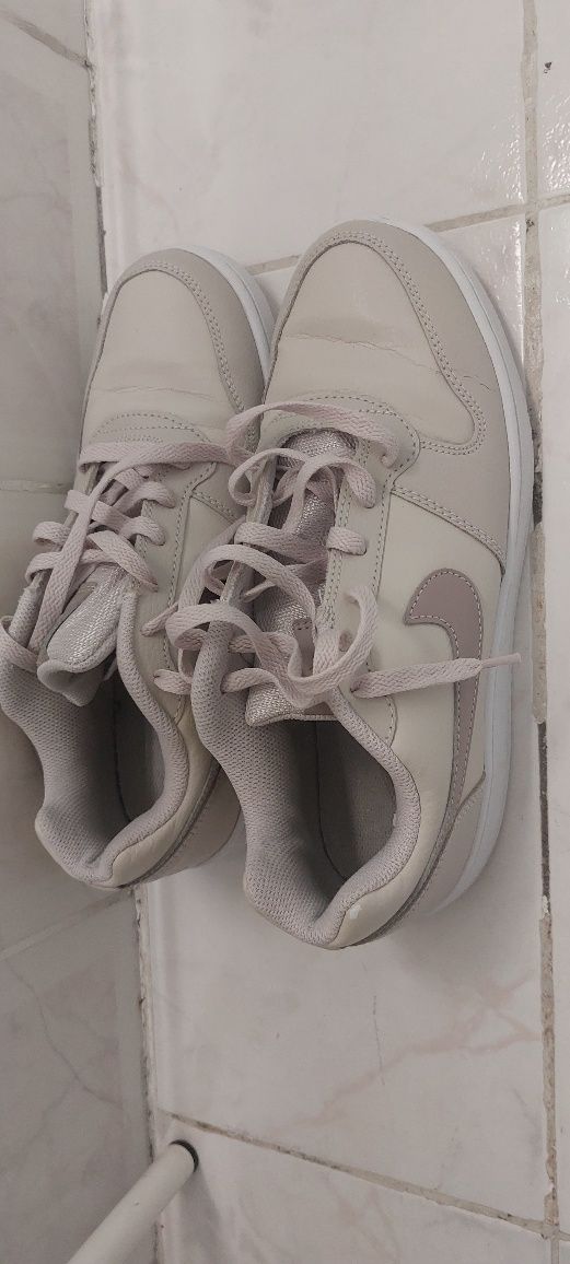 Tenis Nike Tamanho 40.5 Usado em bom estado Entrego Alfragide e Benfic