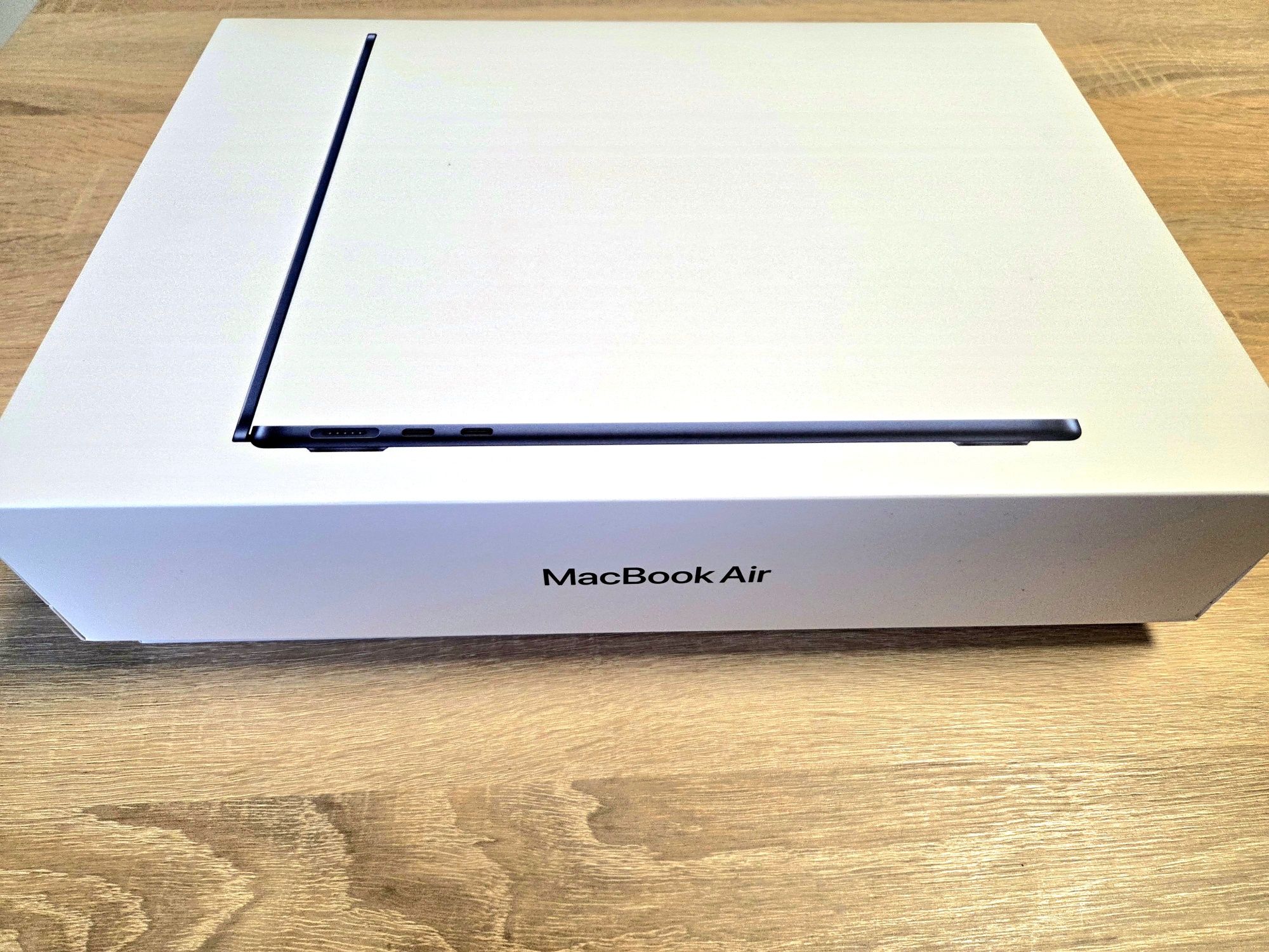 Macbook Air 13,6 model 2022 A2681 8/512GB