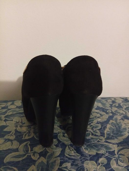 Botins camurça preta