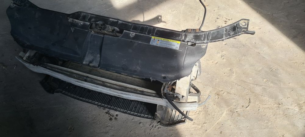 Pas Pas przedni z chłodnicami audi a4 b8 CAHA