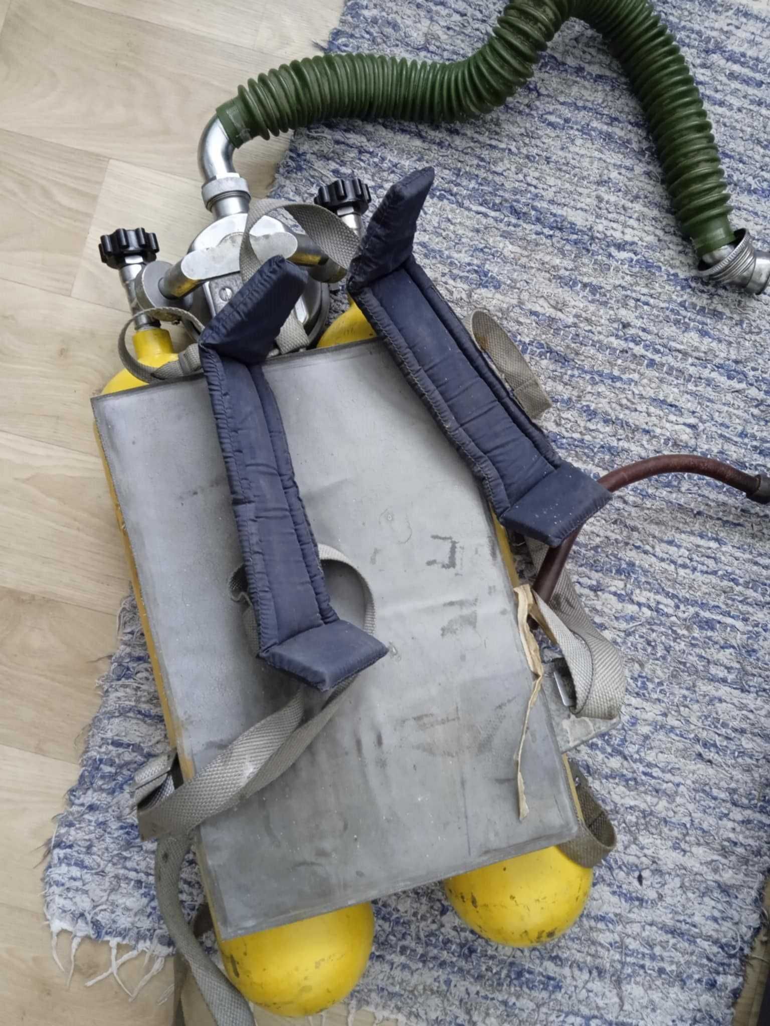 Aparat powietrzny AP-3 PRL dla strażaków + maska przeciwgazowa