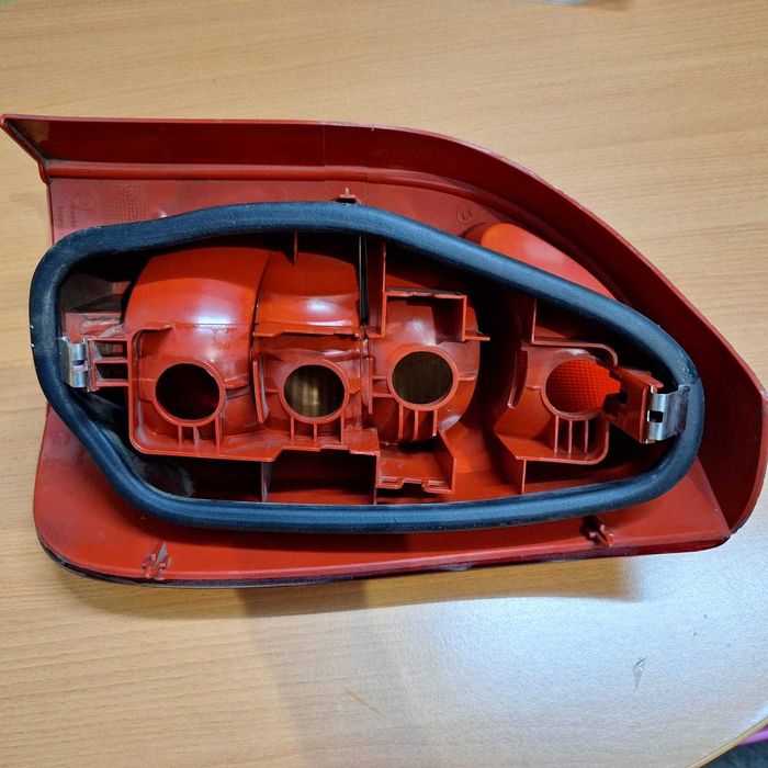 Faroim Traseiro Esq. Citroen Xsara Picasso