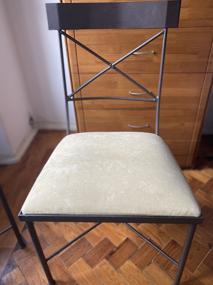 4 Cadeiras Ferro Fundido (15€ cada cadeira)